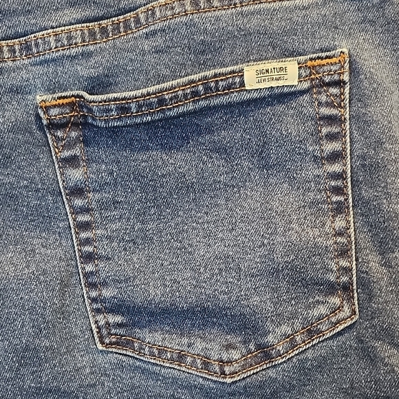 Levis Signature High Rise Zipper Fly Denim Cut Off Women's 5 Pocket Shorts Sz 12 - Picture 9 of 9